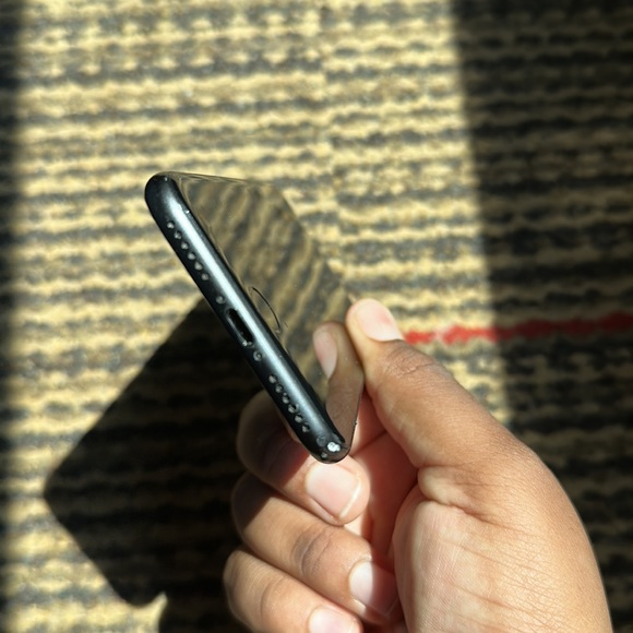 iPhone 8, black - Picture 3 of 4